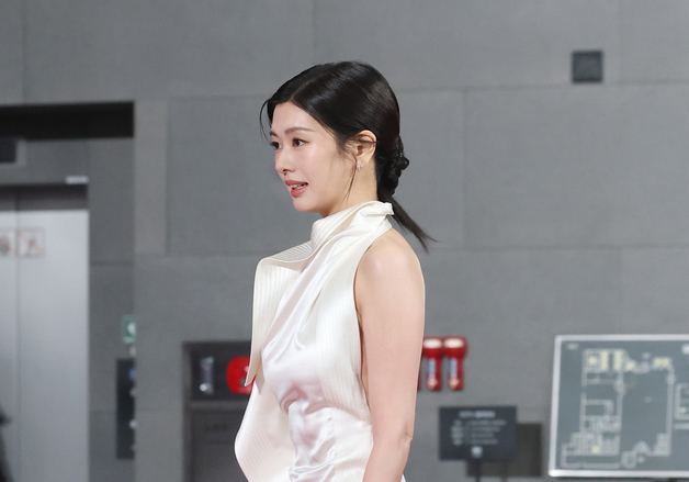 정소민, 우아한 발걸음