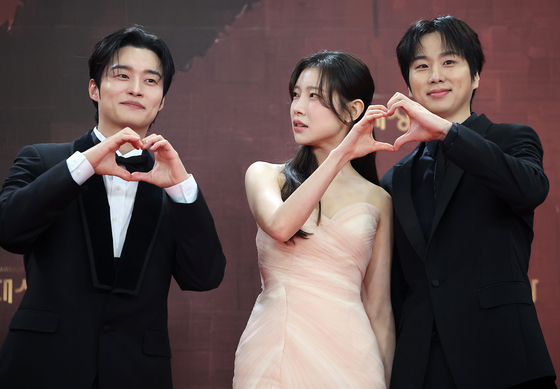 김이영, 레드카펫에서도 멈추지 않는 상황 연기