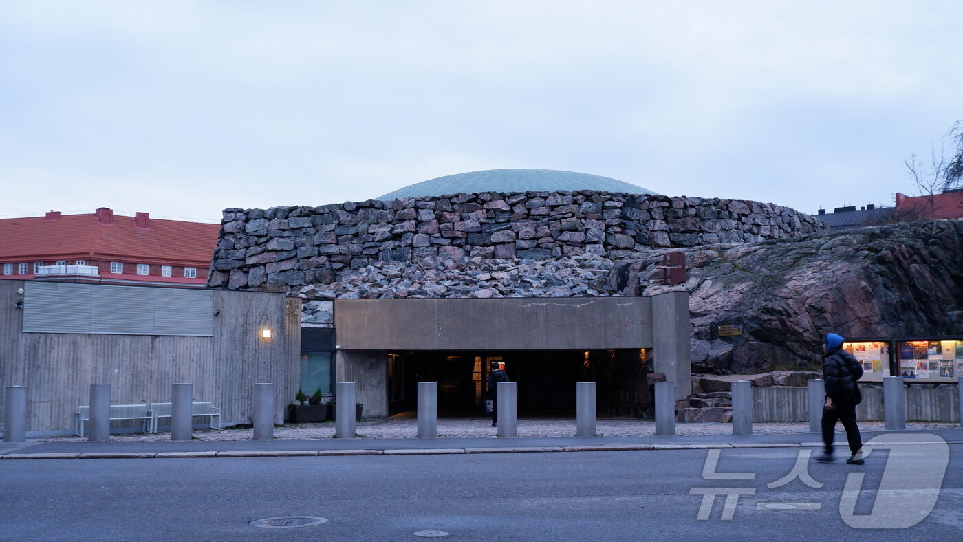 본문 이미지 - 템펠리아우키오 교회 전경ⓒ News1 윤슬빈 관광전문기자
