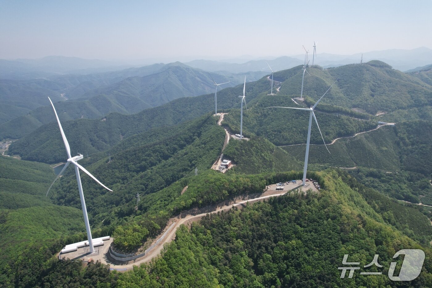본문 이미지 - 풍백 육상풍력 발전단지 전경&#40;서부발전 제공. 재판매 및 DB금지&#41;2025.12.4/뉴스1