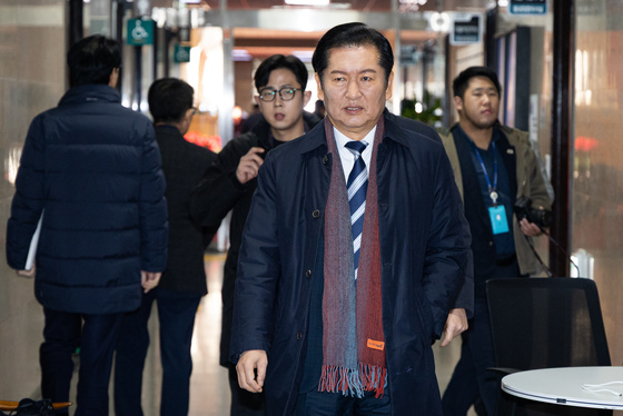 출근하는 정청래 민주당 대표