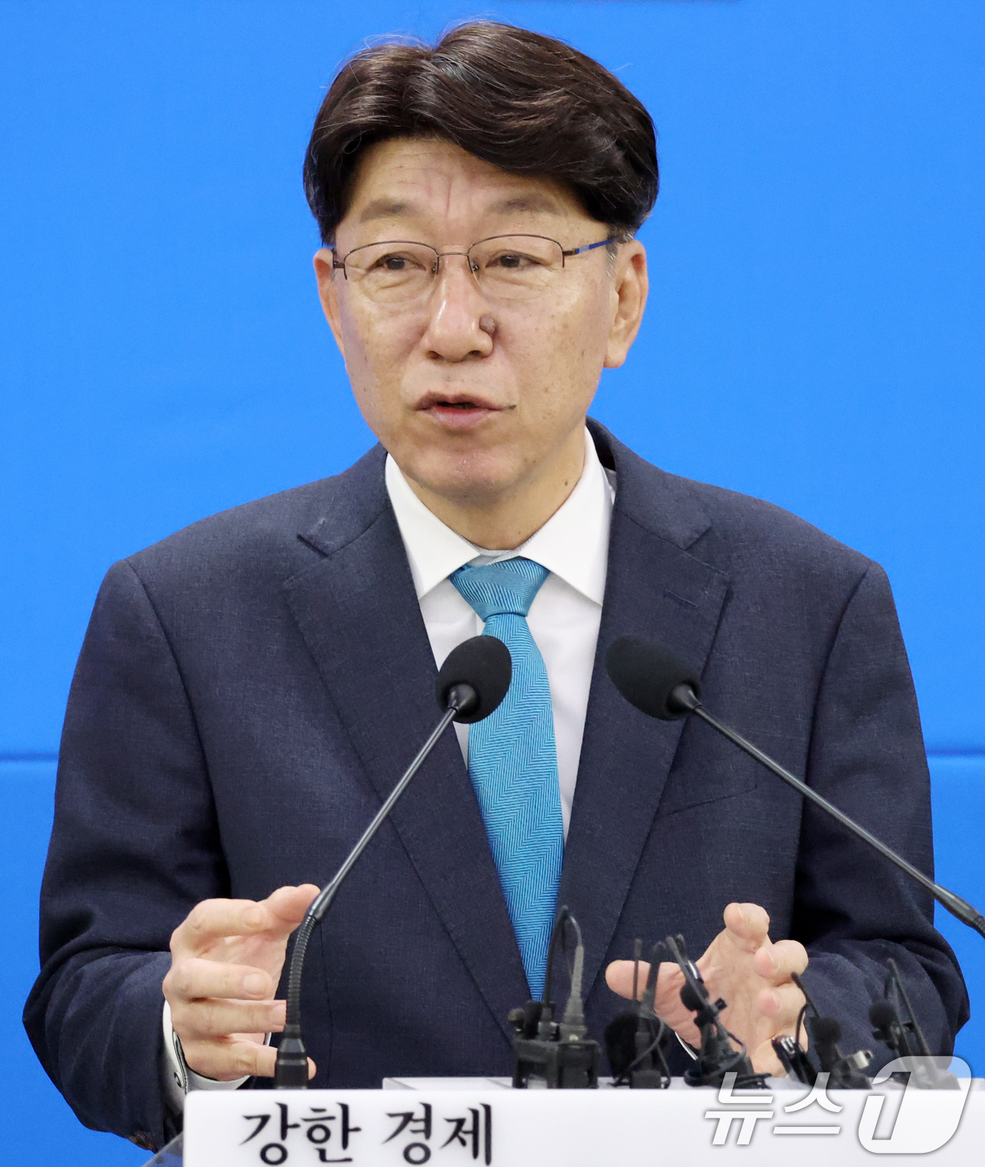 (전주=뉴스1) 유경석 기자 = 우범기 전주시장이 4일 전북 전주시 전주시청에서 2026년 국가예산 확보 관련 브리핑을 하고 있다. 2025.12.4/뉴스1