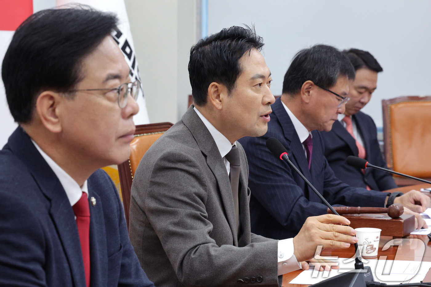 (서울=뉴스1) 신웅수 기자 = 장동혁 국민의힘 대표가 4일 서울 여의도 국회에서 열린 전국위원회에서 발언하고 있다. 2025.12.4/뉴스1