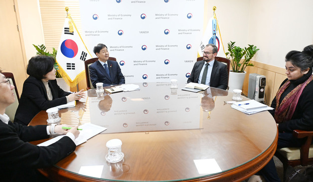 피치, 한국 신용등급 'AA-' 유지…올해 성장률 2.0% 전망(상보)