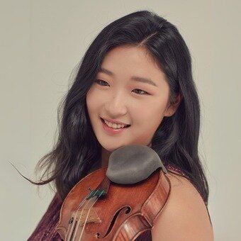 본문 이미지 - 바이올리니스트 박수예 ⓒJino Park&#40;국립심포니오케스트라 제공&#41;