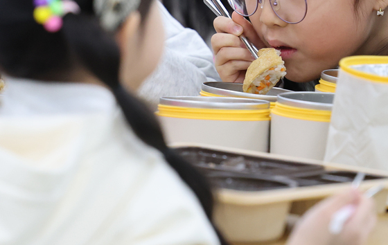 또 쓰려고 남은 반찬 보관?…가을 학기 식품위생 점검서 14곳 적발