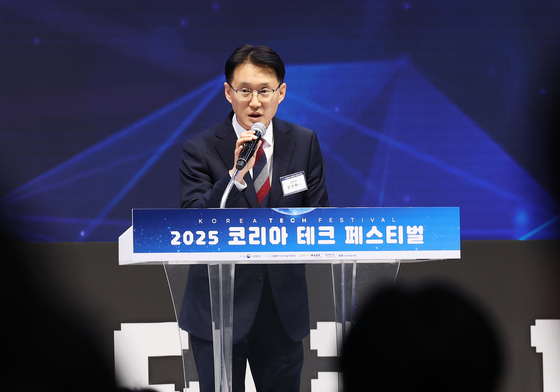 인사말하는 삼성전자 윤성환 상무