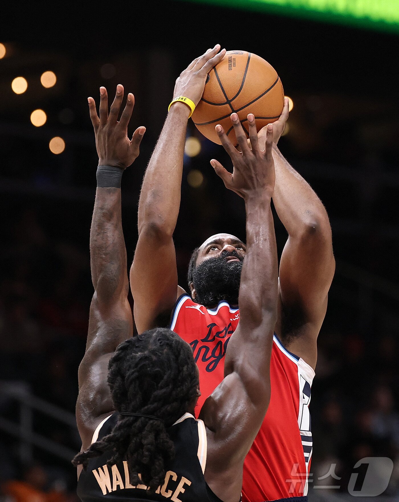 본문 이미지 - LA 클리퍼스의 제임스 하든. ⓒ AFP=뉴스1