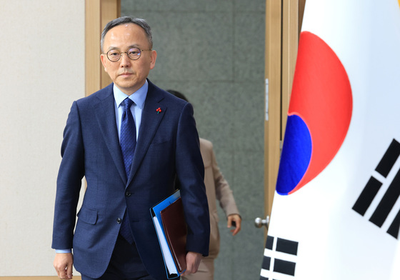 브리핑 나서는 박일 외교부 대변인