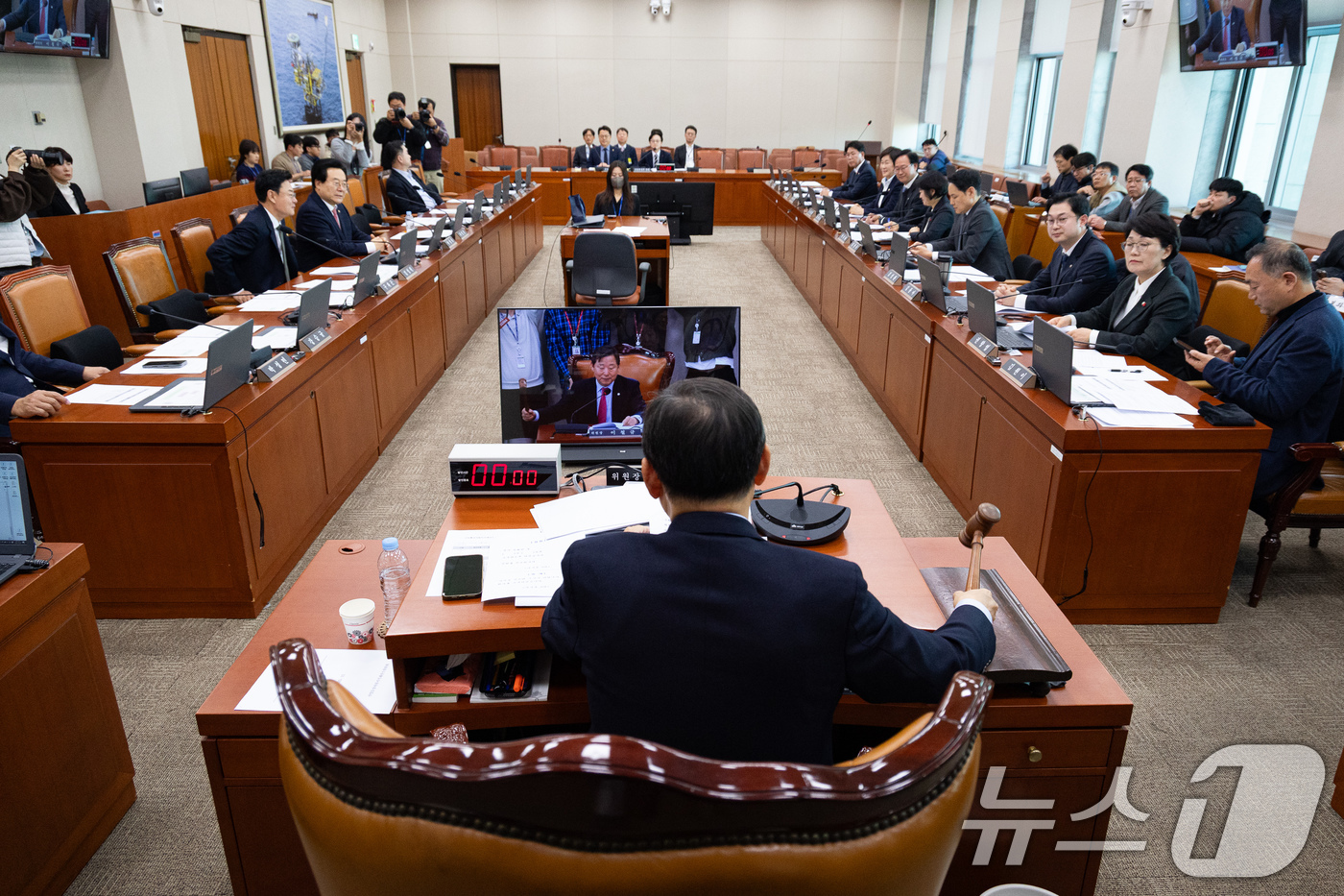 (서울=뉴스1) 유승관 기자 = 이철규 국회 산업통상자원중소벤처기업위원장이 4일 서울 여의도 국회에서 열린 제429회 국회(정기회) 산업통상자원중소벤처기업위원회 제9차 전체회의에서 …