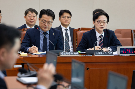 김정관 산업통상부 장관, 산자위 답변