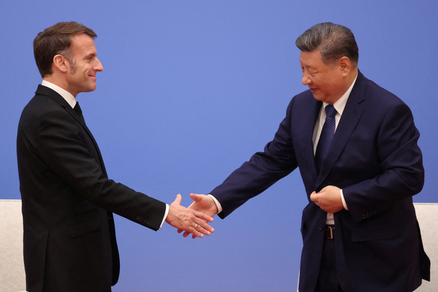 [포토] 악수하는 중국-프랑스 정상