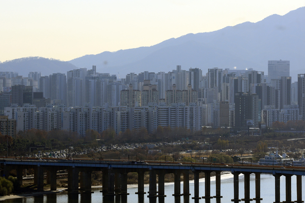 서울 아파트 상승 거래 54.1%…수도권·전국은 상승세 꺾여