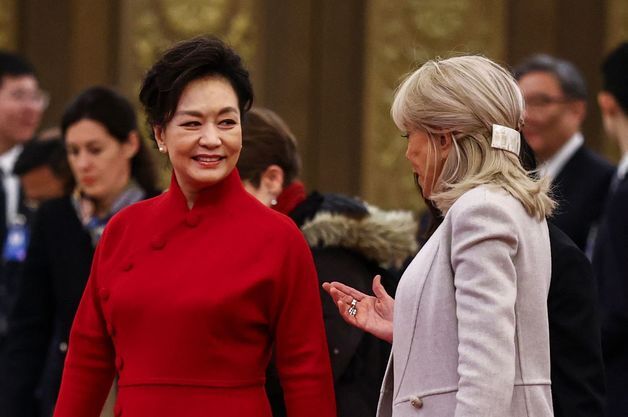 [포토] 베이징에서 만난 중국·프랑스 영부인