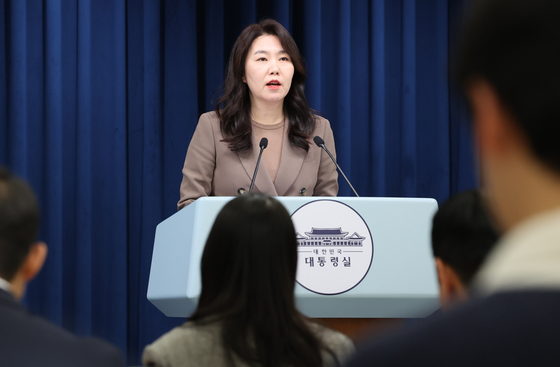 李대통령 "12·3 국민주권의 날 지정·법정공휴일 입법 꼼꼼히 챙겨야"