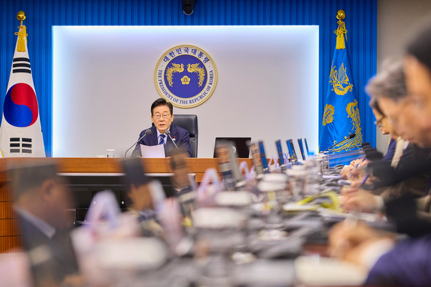 손정의 "'초AI 시대' 준비해야"…李대통령 "AI기본사회 만들 것"(종합)