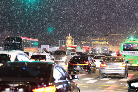 퇴근길 첫눈이 펑펑