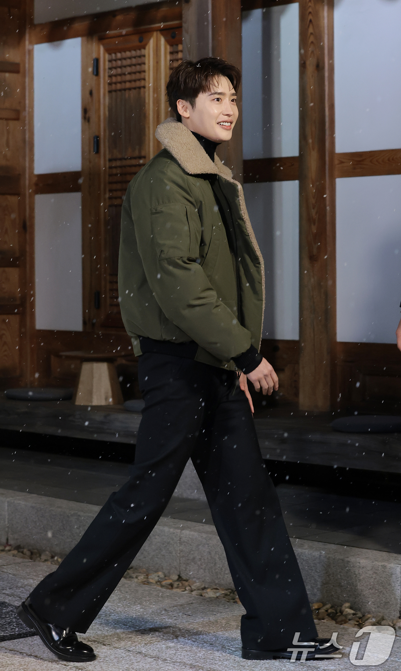 (서울=뉴스1) 권현진 기자 = 배우 이종석이 4일 오후 서울 종로구 통의동 재단법인 아름지기에서 열린 캐나다구스 '더 파이오니어링 저니' 쇼케이스에 참석하고 있다. 2025.12 …