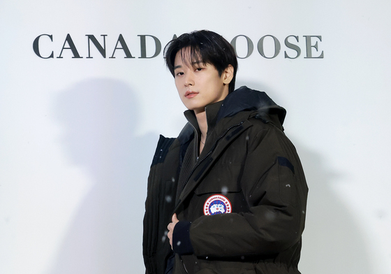 주연, 첫 눈 오는날 조각상