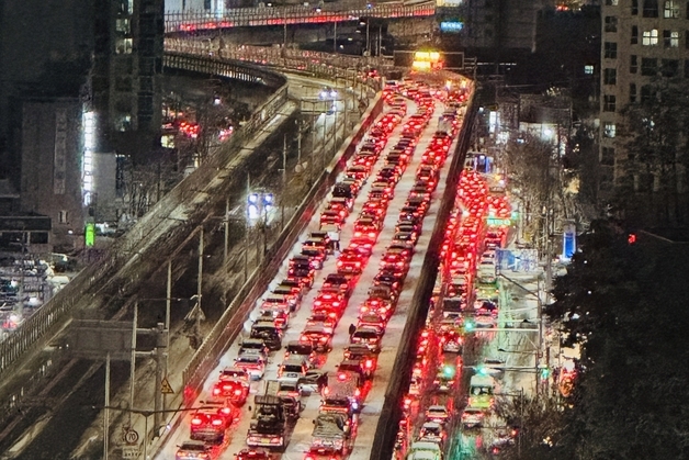 서울 출근길 지하철 20회 증차, 버스 집중배차 30분 연장(종합)