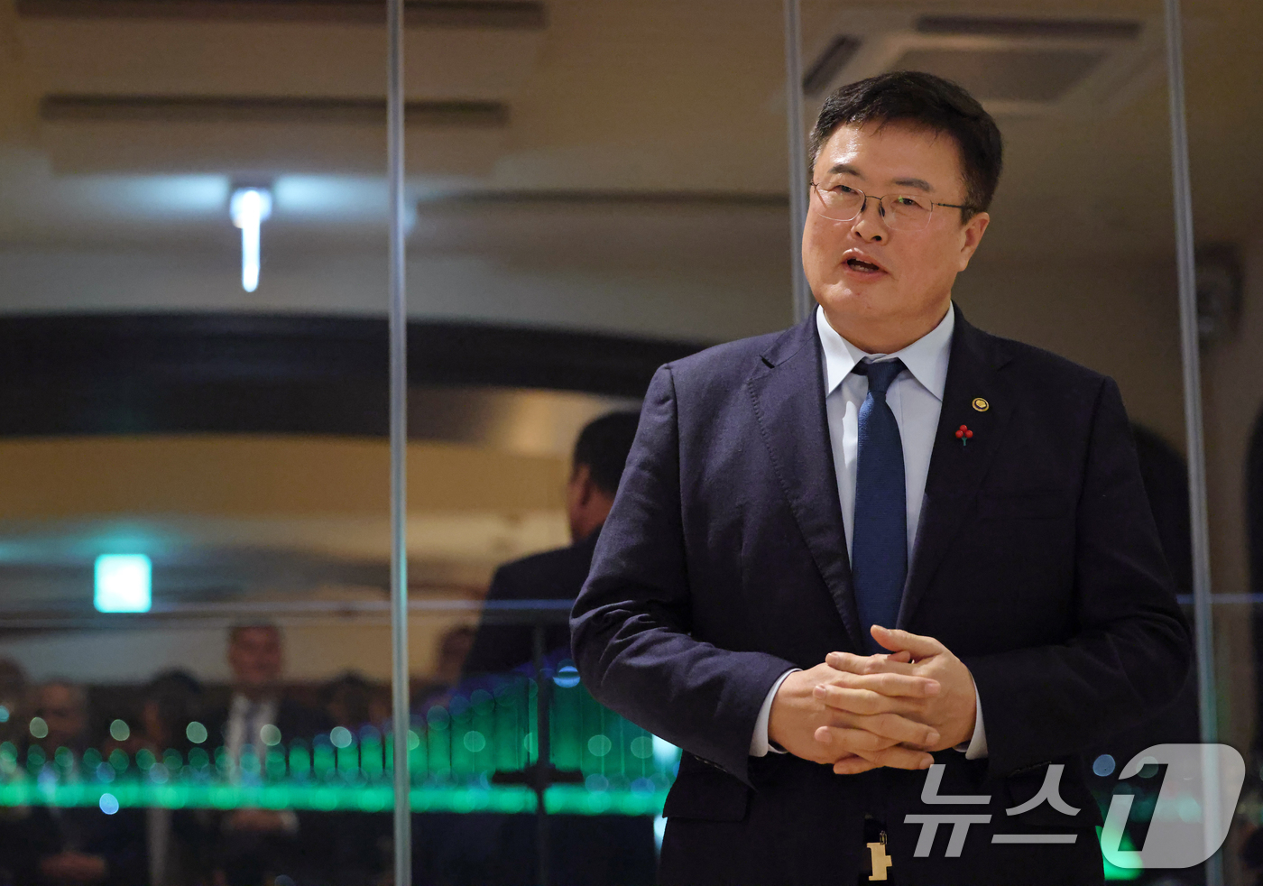 (서울=뉴스1) = 김대현 문화체육관광부 제2차관이 4일 세계도핑방지기구(WADA) 총회가 열리고 있는 부산의 한 식당에서 국제올림픽위원회(IOC) 위원 만찬 행사를 열고 환영사를 …