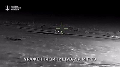 우크라, 드론으로 크름반도 주둔 러 미그기·레이더 동시 타격[영상]