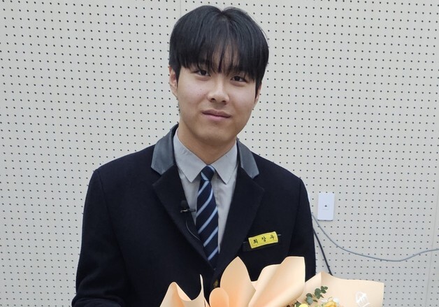 "항상 긍정 응원 부모님 덕분"…'수능 만점' 광주 서석고 최장우 군