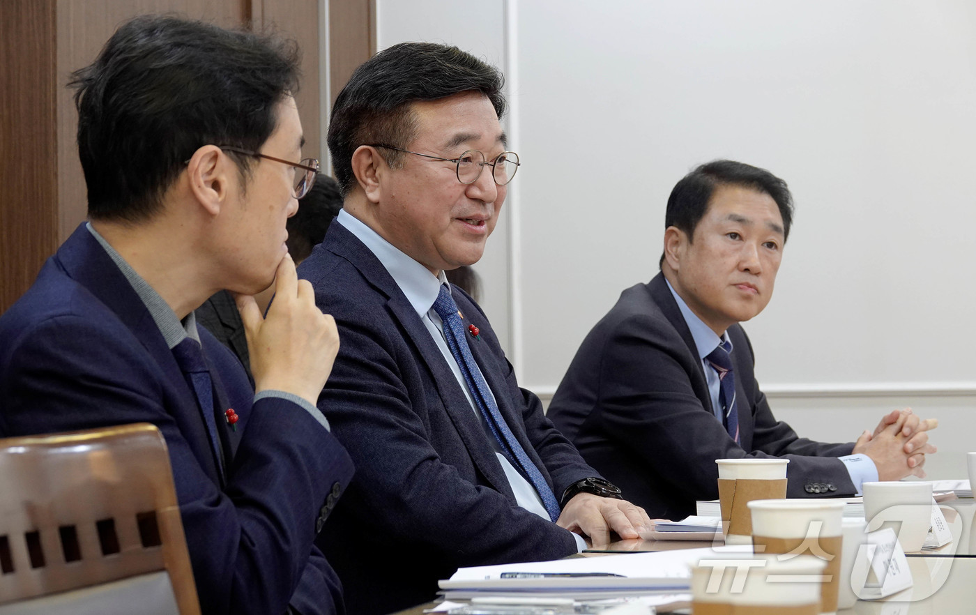 (서울=뉴스1) = 윤호중 행정안전부 장관이 5일 오전 서울 영등포 의원회관에서 열린 '사회연대경제 관계자 조찬간담회'에 참석해 인사말을 하고 있다. (행정안전부 제공. 재판매 및 …