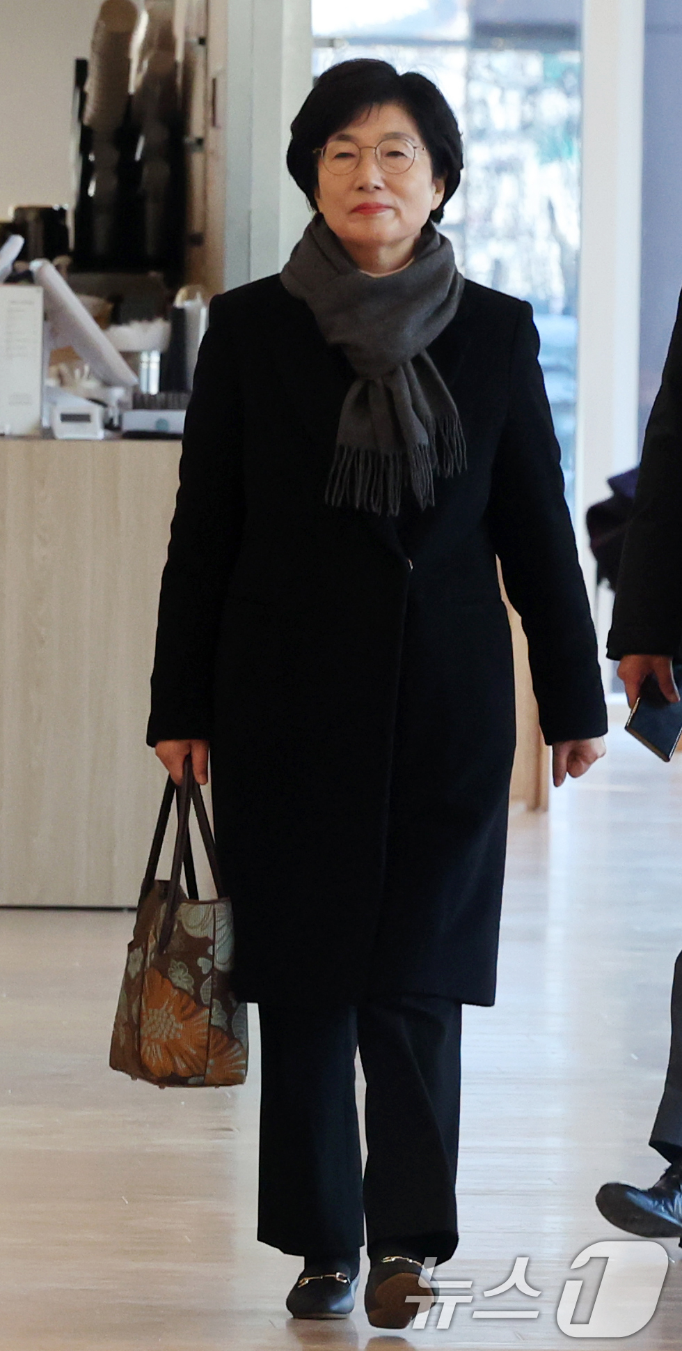 (서울=뉴스1) 황기선 기자 = 김기현 국민의힘 의원 배우자 이 모 씨가 5일 오전 오전 서울 종로구 광화문 KT 빌딩에 마련된 김건희 특검(특별검사 민중기) 사무실에 피의자 신분 …