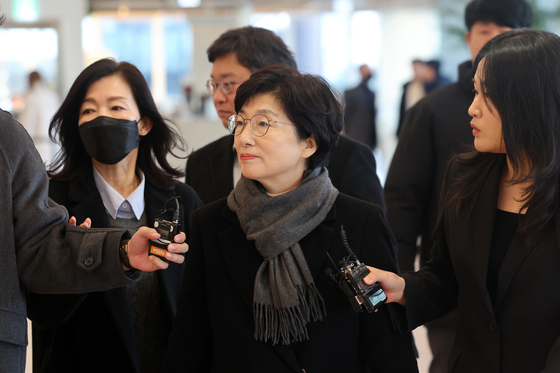 특검 출석하는 김기현 의원 아내