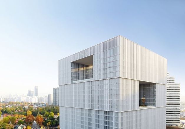 "수출 호조에도 위기감"…아모레퍼시픽, 희망퇴직에 자산 매각까지(종합)