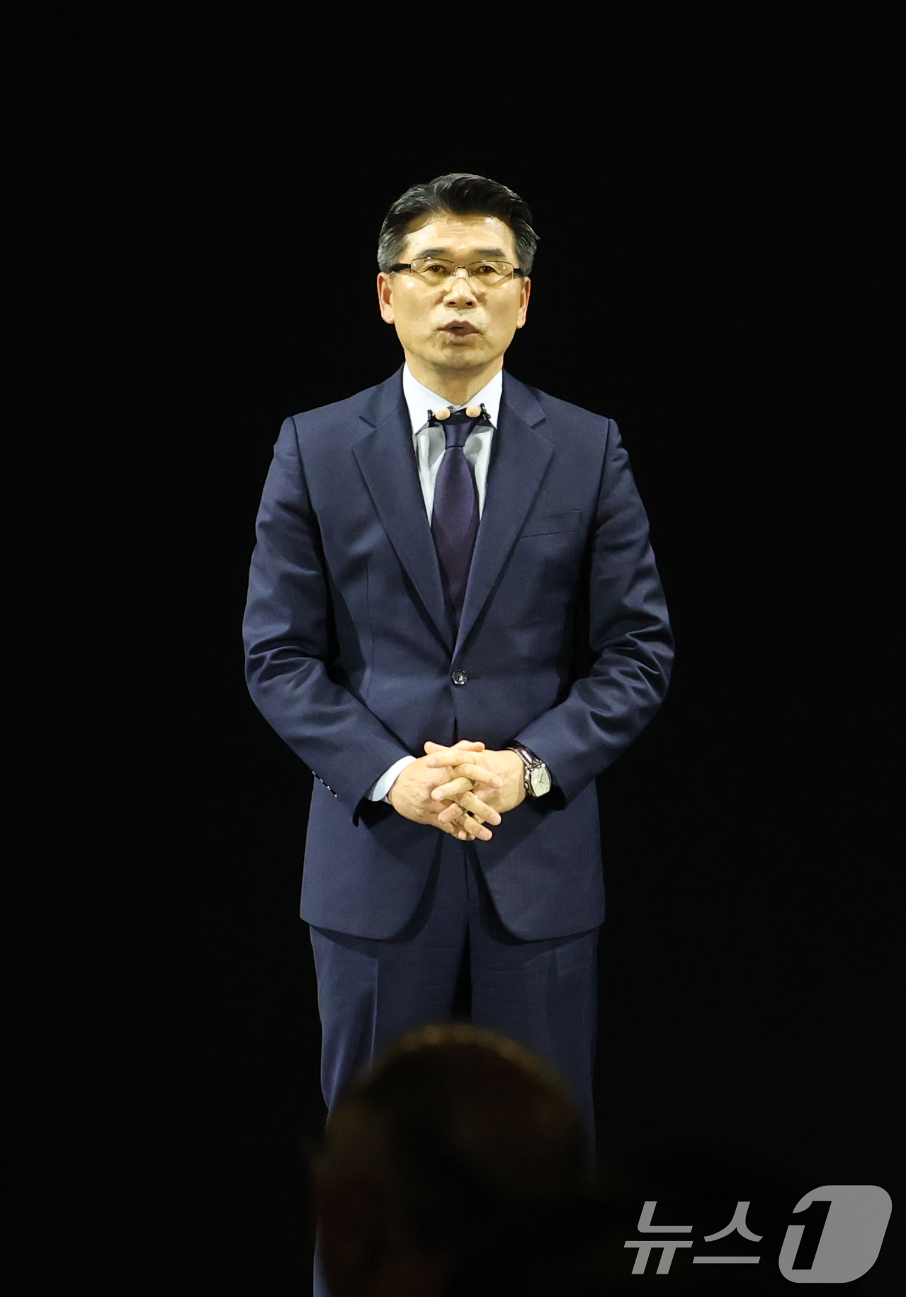 (용인=뉴스1) 김영운 기자 = 송호성 기아 대표이사 사장이 5일 경기 용인시 처인구 기아 비전스퀘어에서 열린 '기아 80주년 기념식'에서 인사말을 하고 있다. 2025.12.5/ …