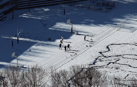 [오늘의 날씨] 강원(6일, 토)…영서·산간 눈·비, 최고 3㎝ 적설