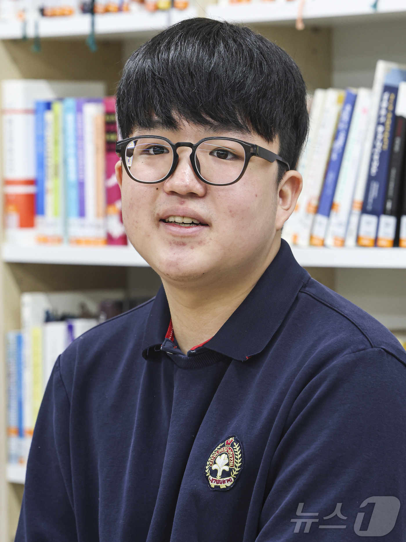 (서울=뉴스1) 오대일 기자 = 2026학년도 대학수학능력시험 수능 만점자 왕정건 학생이 5일 오전 서울 광진구 광남고등학교에서 언론 인터뷰를 하고 있다. (공동취재) 2025.1 …