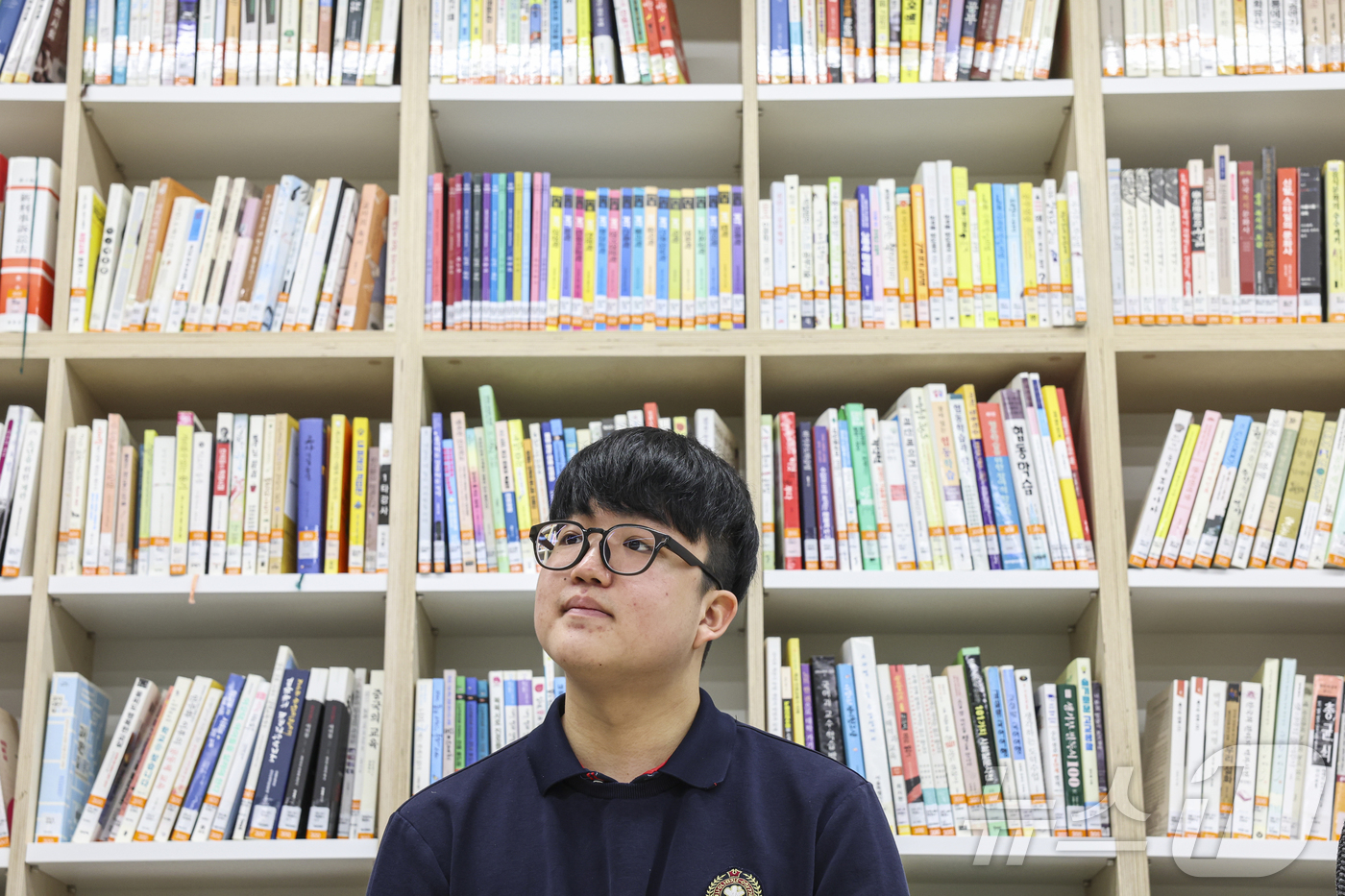 (서울=뉴스1) 오대일 기자 = 2026학년도 대학수학능력시험 수능 만점자 왕정건 학생이 5일 오전 서울 광진구 광남고등학교에서 언론 인터뷰를 하고 있다. (공동취재) 2025.1 …