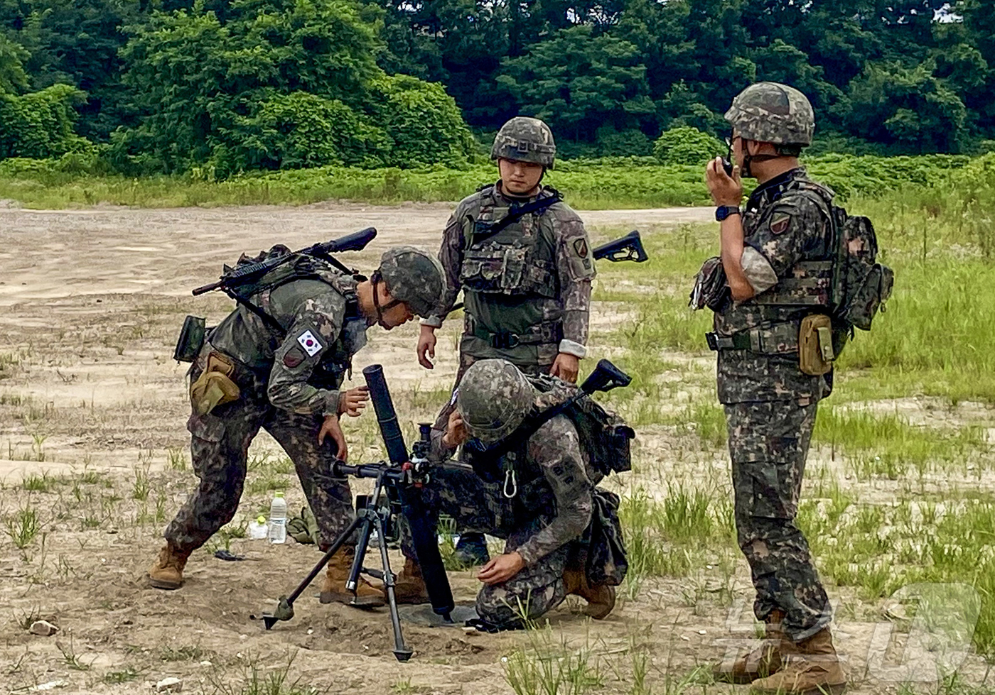 (서울=뉴스1) = 육군은 5일 충남 계룡대학교 무궁화회관에서 ‘2025년 최정예 300전투원 시상식’을 개최한다고 밝혔다. 사진은 최정예 300전투원 대표선발을 위해 팀 단위로 …