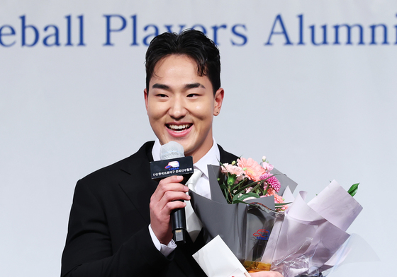 최고의 신인상 안현민, "내년에는 MVP 노릴 것"