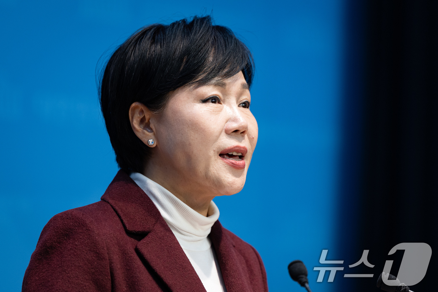 (서울=뉴스1) 유승관 기자 = 전현희 더불어민주당 의원이 5일 서울 여의도 국회 소통관에서 감사원 권익위 표적감사 관련 기자회견을 하고 있다. 2025.12.5/뉴스1