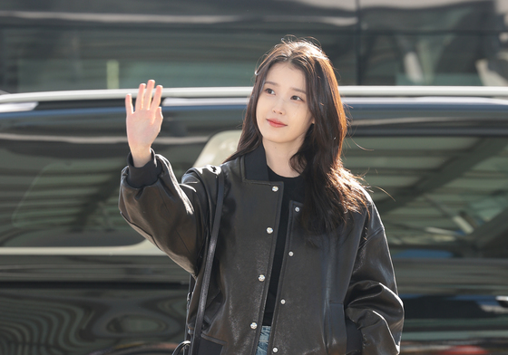 아이유, 대만 출장 잘 다녀 올게요