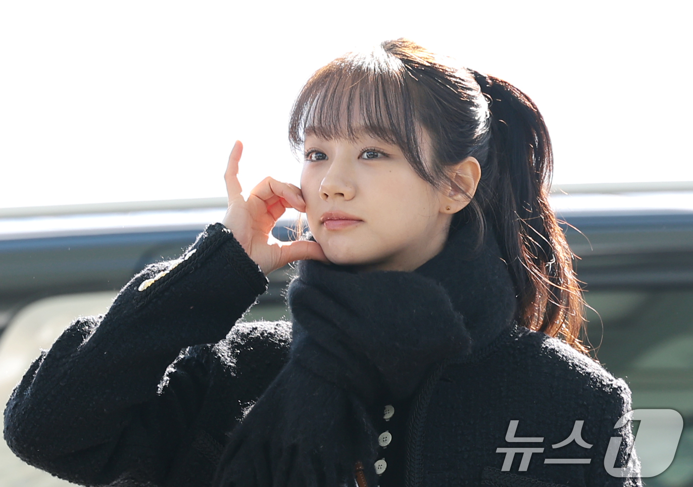 (인천공항=뉴스1) 권현진 기자 = 가수 겸 배우 혜리가 해외 일정을 위해 5일 인천국제공항을 통해 대만으로 출국하고 있다. 2025.12.5/뉴스1