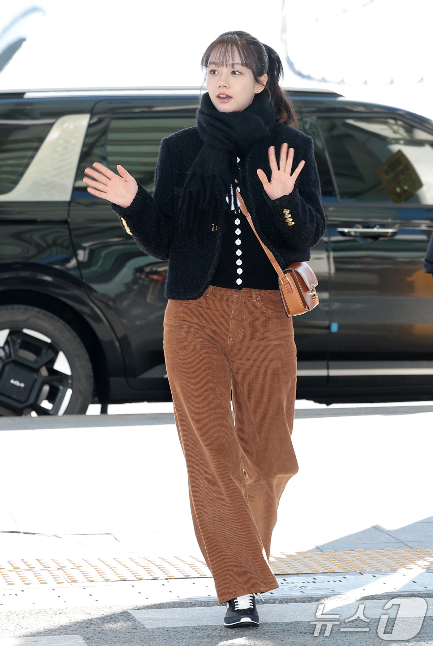 (인천공항=뉴스1) 권현진 기자 = 가수 겸 배우 혜리가 해외 일정을 위해 5일 인천국제공항을 통해 대만으로 출국하고 있다. 2025.12.5/뉴스1