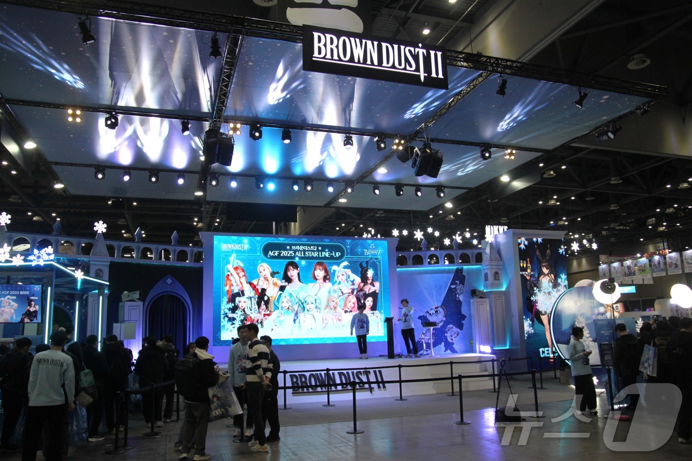 (고양=뉴스1) 김민재 기자 = 5일 오전 서브컬처 페스티벌 \'AGF 2025\'가 열리는 일산 킨텍스 제 1전시장 네오위즈 \'브라운더스트2\' 부스가 설치돼 있다. AGF 2 …