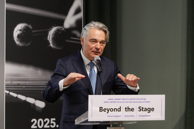 국제콩쿠르세계연맹 회장 "복제의 시대는 끝났다…예술가, 더 모험해야"