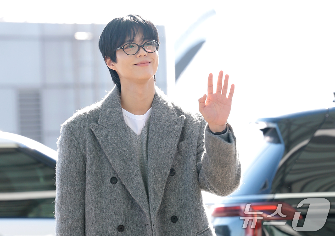 (인천공항=뉴스1) 권현진 기자 = 배우 박보검이 해외 일정을 위해 5일 인천국제공항을 통해 대만으로 출국하고 있다. 2025.12.5/뉴스1