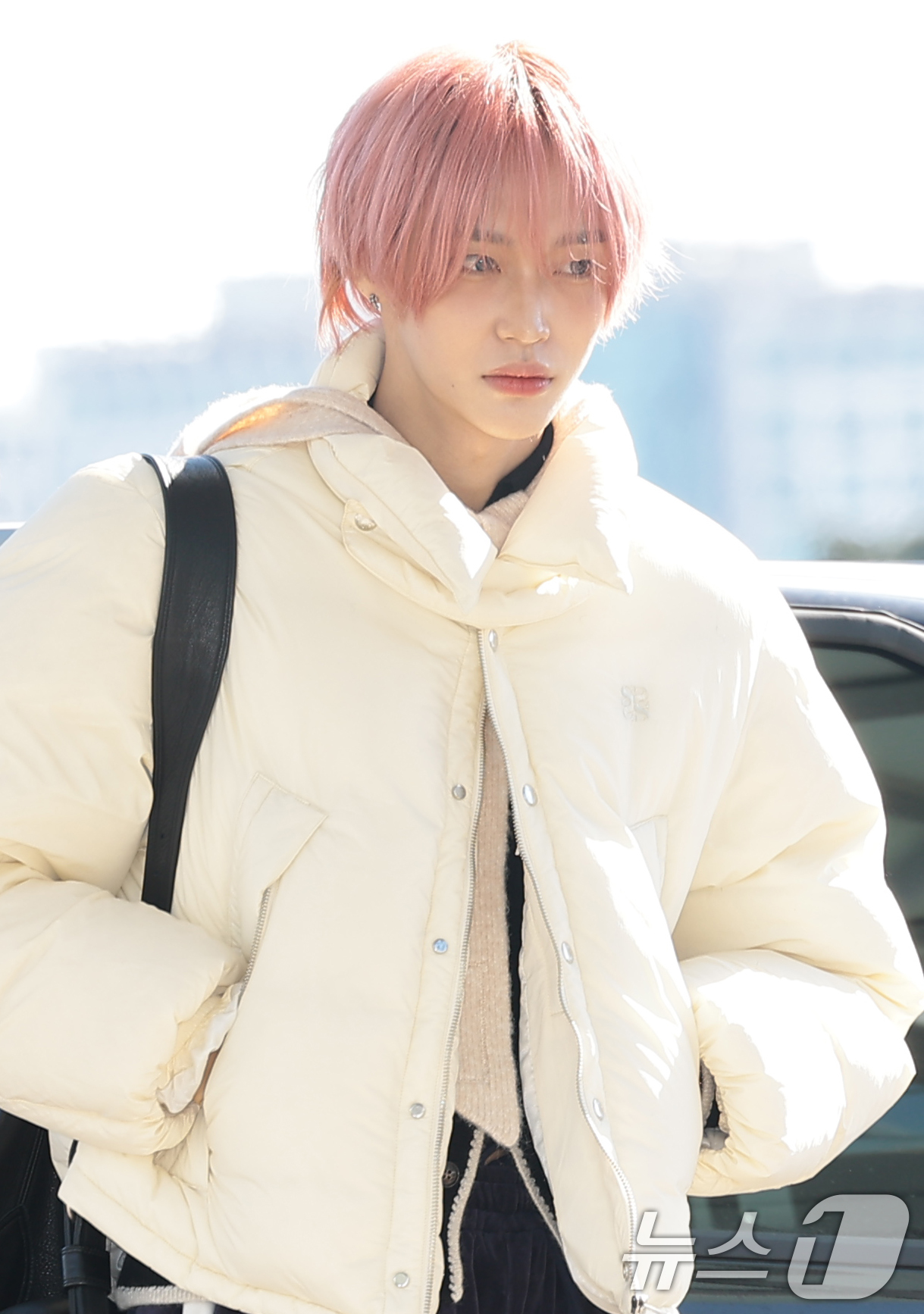 (인천공항=뉴스1) 권현진 기자 = 라이즈 원빈이 해외 일정을 위해 5일 인천국제공항을 통해 대만으로 출국하고 있다. 2025.12.5/뉴스1