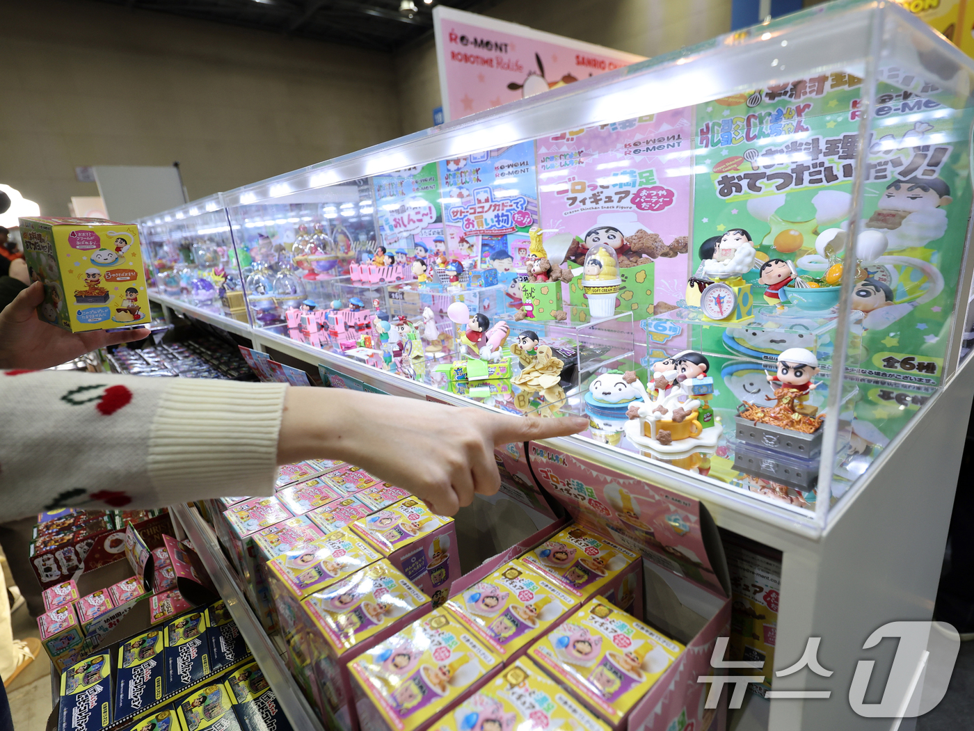 (고양=뉴스1) 황기선 기자 = 5일 오후 경기도 고양시 일산서구 킨텍스(KINTEX)에서 열린 '애니메이션 X 게임 페스티벌(AGF) 2025'에서 관람객들이 부스를 둘러보고 있 …