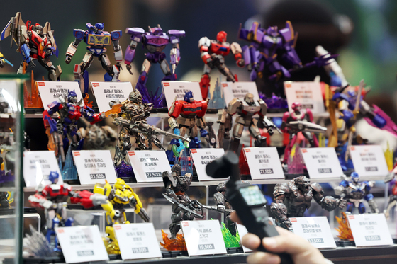 멋진 로봇 피규어