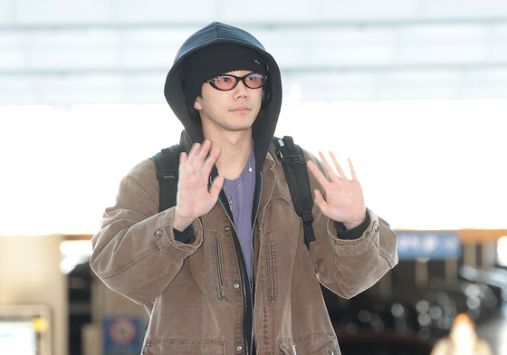 이준영, 부드러운 손 인사