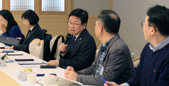 민주시민교육 자문단 회의 주재하는 최교진 장관