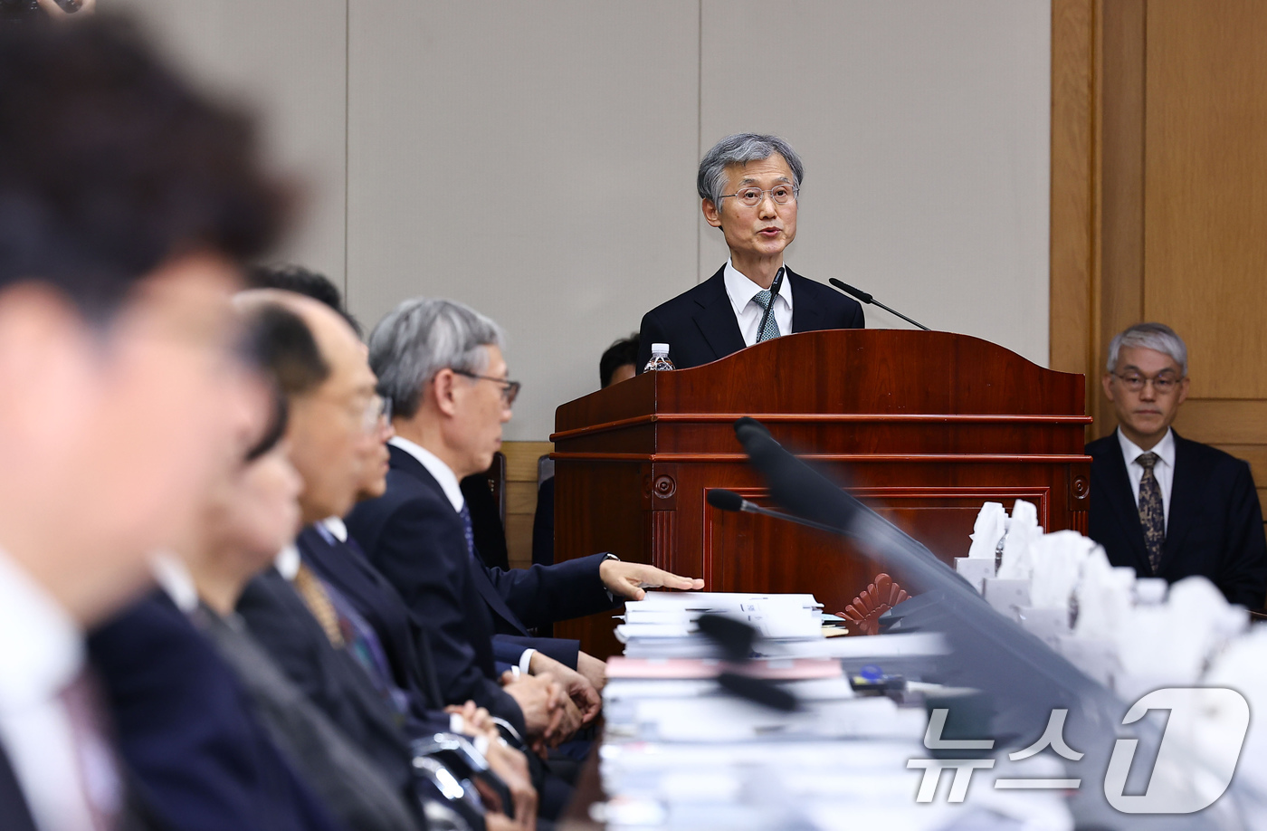 (서울=뉴스1) 장수영 기자 = 조희대 대법원장이 5일 오후 서울 서초구 대법원에서 열린 전국법원장회의에서 인사말을 하고 있다. (공동취재) 2025.12.5/뉴스1